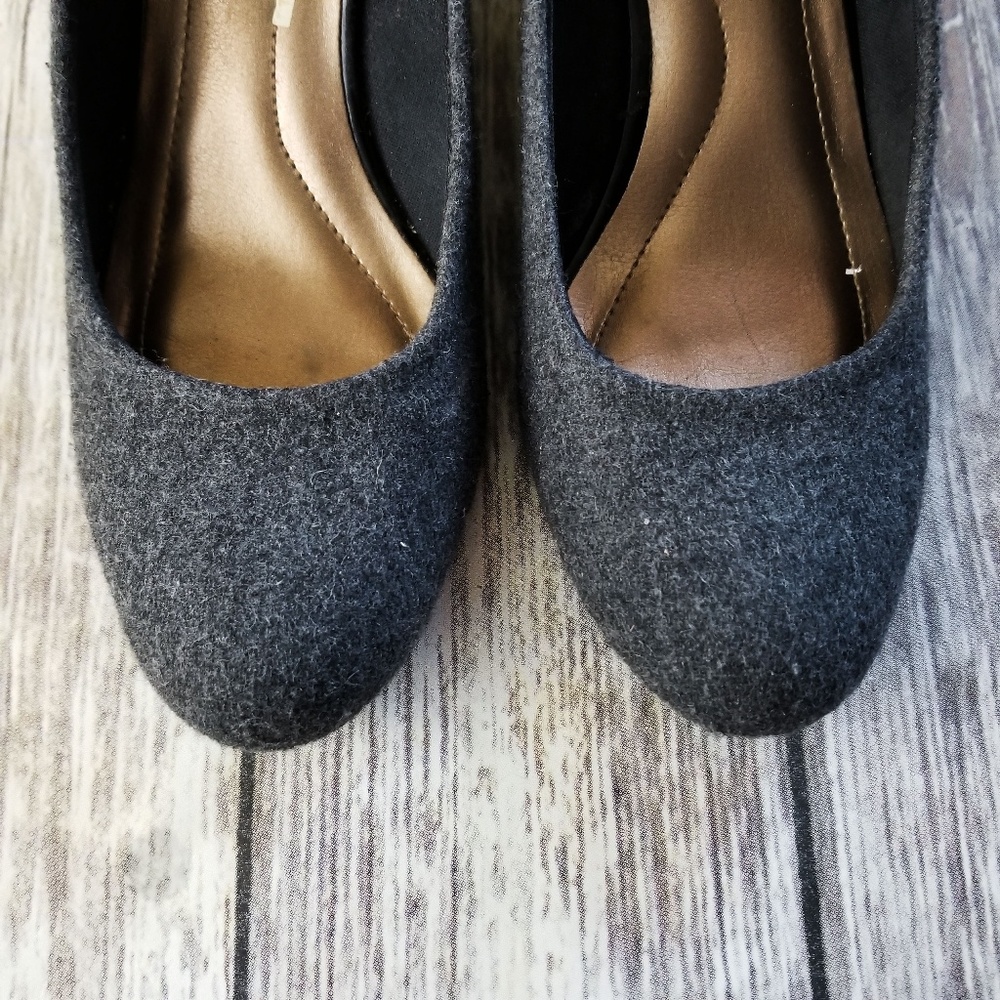 Dexflex Gray Wedge Heels